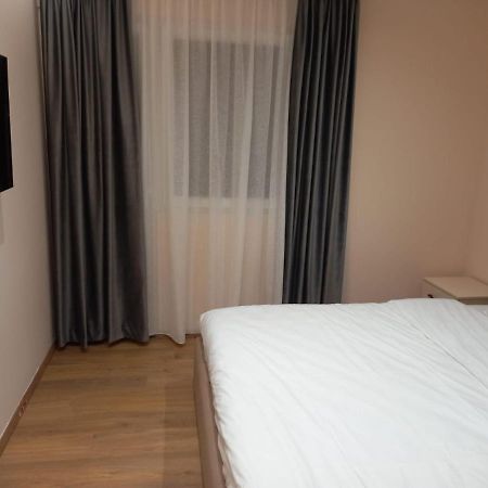 Djakbe Hotel Τίρανα Εξωτερικό φωτογραφία
